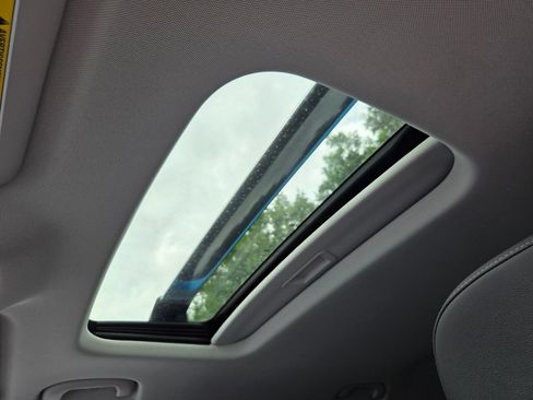 New 2026 Chevrolet Trax LT w/ Sunroof Package FWD image 10
