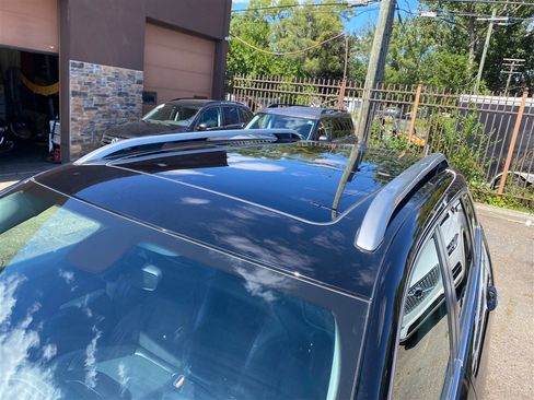 Used 2019 Jeep Cherokee Latitude Plus w/ Comfort/Convenience Group image 12