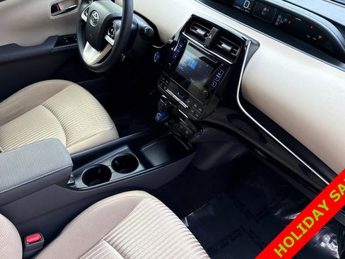 Used 2018 Toyota Prius Two image 17