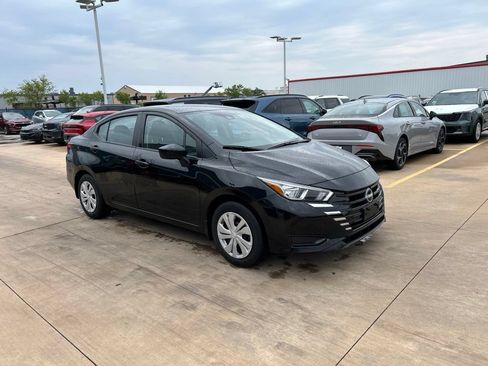 Used 2024 Nissan Versa S w/ Trunk Package FWD image 4