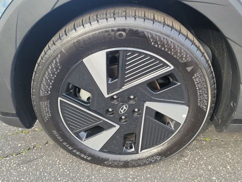 Certified 2025 Hyundai Ioniq 5 SE image 28