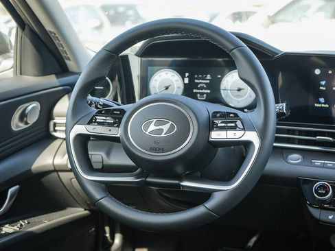 New 2026 Hyundai Elantra Limited FWD image 17