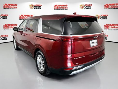 Used 2022 Kia Carnival LX FWD image 2