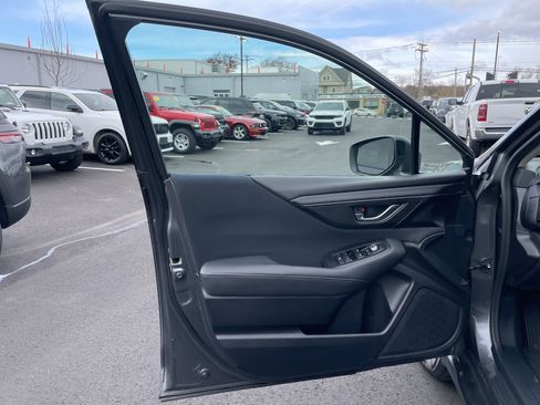 Used 2020 Subaru Outback Premium image 81