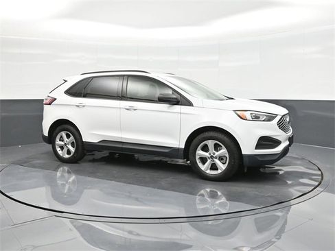 Used 2024 Ford Edge SE image 17