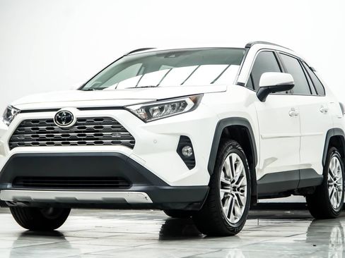 Used 2020 Toyota RAV4 Limited w/ All Weather Liner Package FWD image 9
