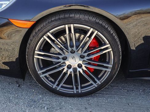 Used 2015 Porsche 911 Carrera 4S AWD/4WD image 13