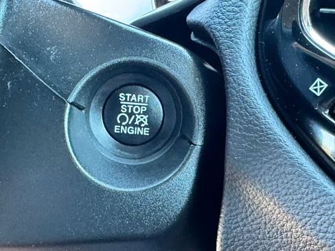 Used 2018 Jeep Compass Latitude w/ Popular Equipment Group AWD/4WD image 21