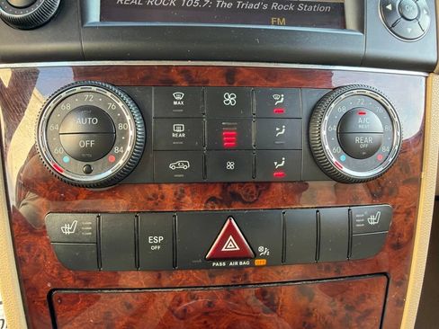 Used 2010 Mercedes-Benz ML 350 2WD image 32