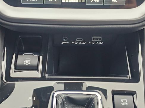 Used 2025 Subaru Outback Touring image 32