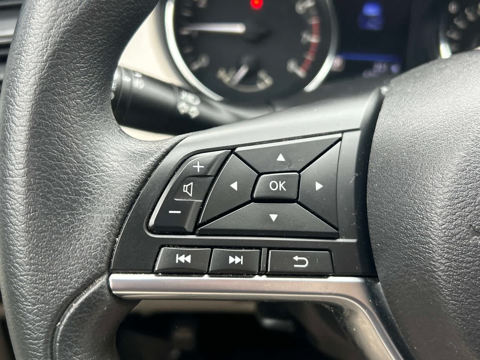 Used 2019 Nissan Rogue Sport SV AWD/4WD image 26