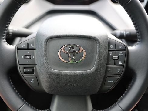 Used 2024 Toyota Prius LE AWD/4WD image 38