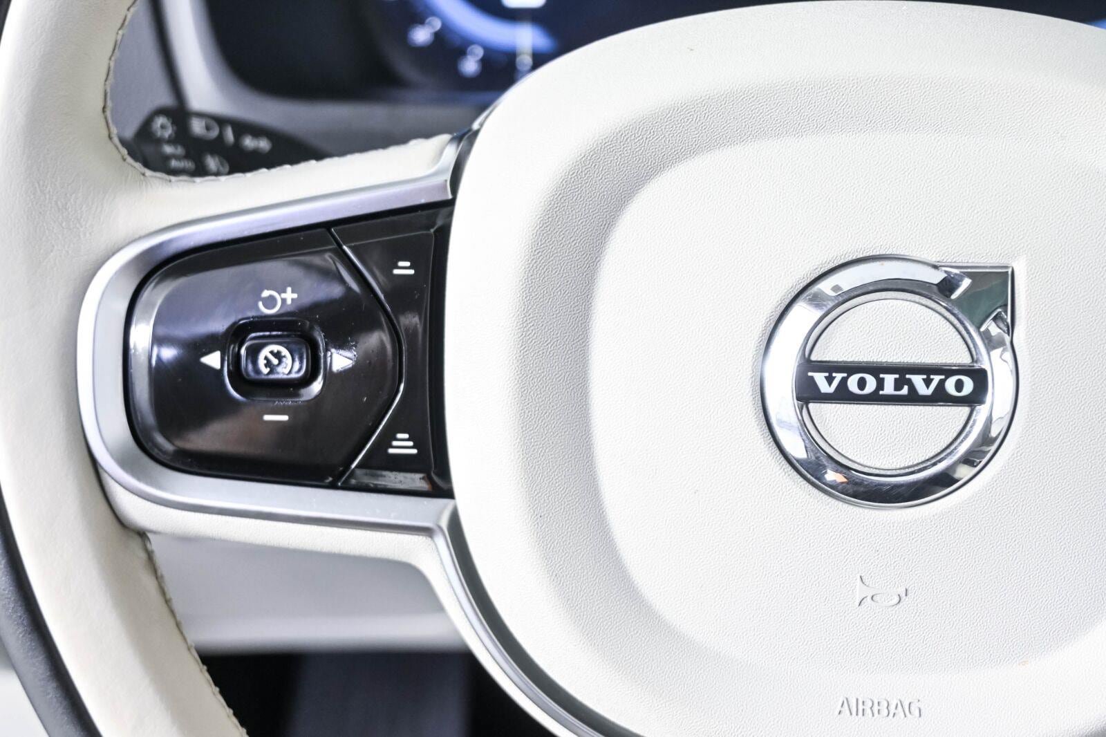 Certified 2024 Volvo XC90 T8 Ultimate w/ Lounge Package AWD/4WD image 10