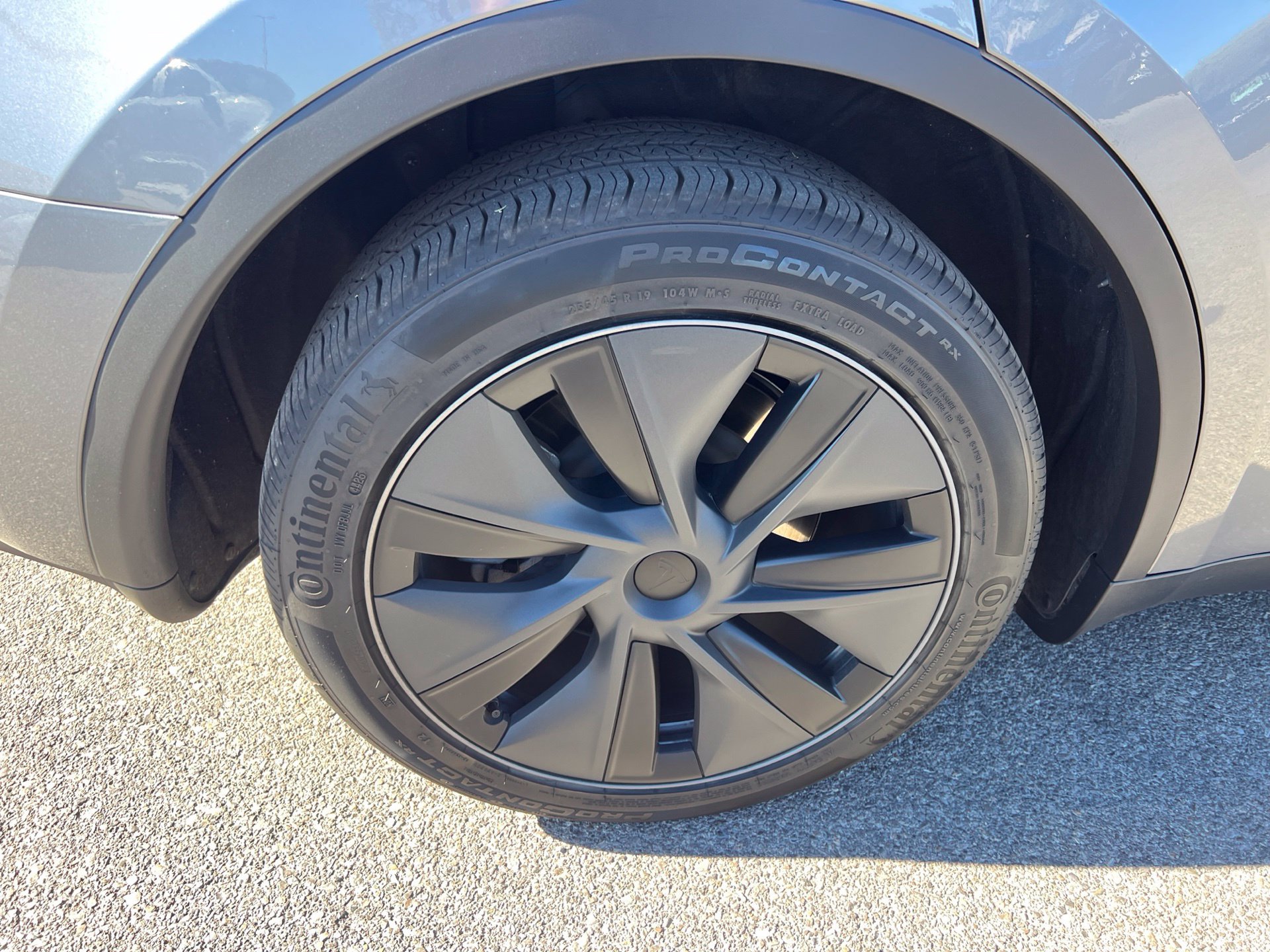 Used 2024 Tesla Model Y Long Range AWD/4WD image 12