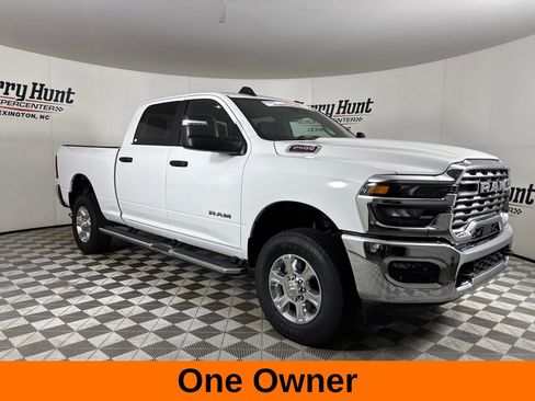 Used 2026 RAM 2500 Big Horn AWD/4WD image 4