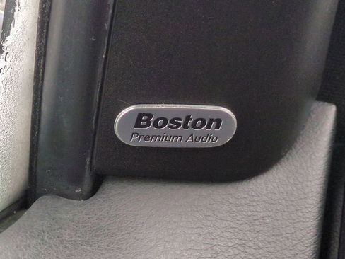 Used 2013 Chrysler 200 Limited image 31