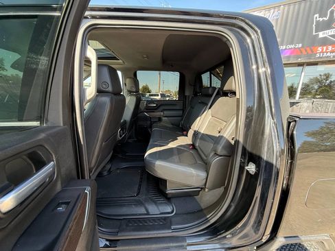 Used 2021 GMC Sierra 2500 Denali w/ Denali Black Diamond Edition image 5