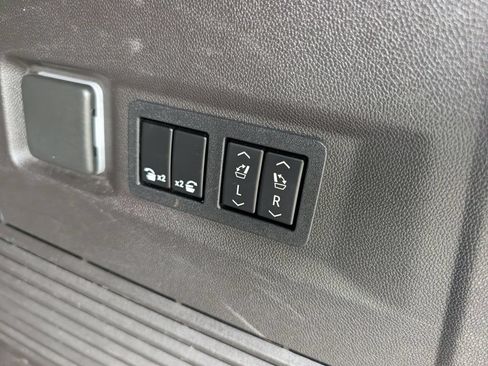 Used 2021 Chevrolet Tahoe Premier AWD/4WD image 26