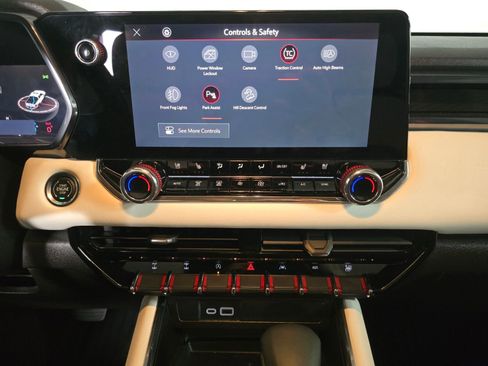 Used 2025 GMC Canyon AT4 w/ AT4X Package image 28