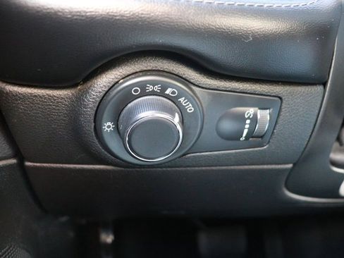 Used 2023 Dodge Durango SXT image 22