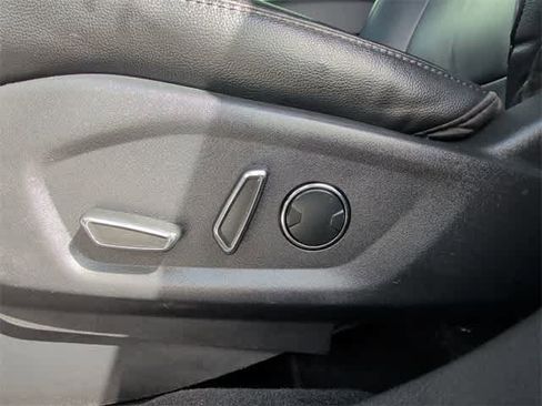 Used 2016 Ford Explorer XLT w/ Equipment Group 202A image 15