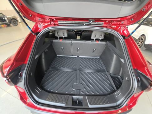 Used 2024 Chevrolet Trax RS w/ Sunroof Package FWD image 23