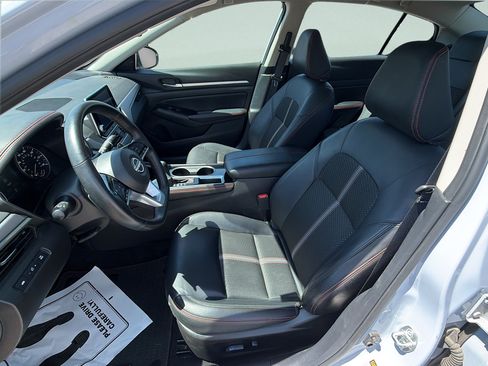 Used 2025 Nissan Altima 2.5 SR FWD image 19