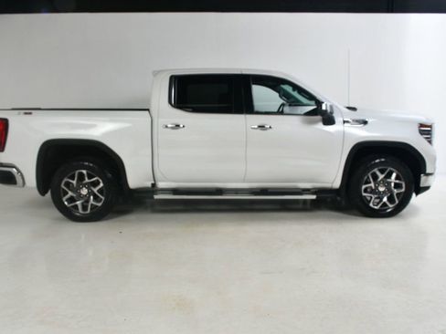 Used 2023 GMC Sierra 1500 SLT w/ SLT Premium Package image 4