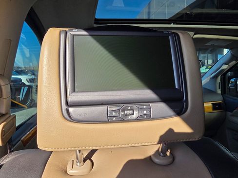 Used 2014 Nissan Armada Platinum w/ Platinum Reserve Package image 22