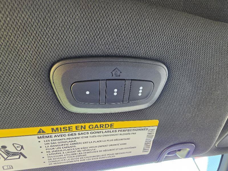 Used 2025 Chrysler Pacifica Select FWD image 22