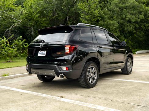 Used 2024 Honda Passport TrailSport image 9