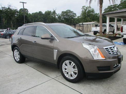 Used 2015 Cadillac SRX Luxury FWD image 4