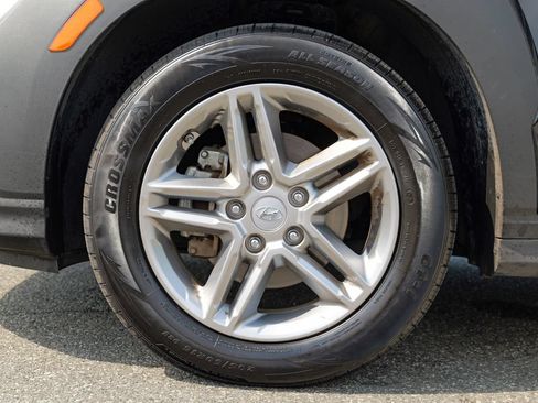 Used 2023 Hyundai Kona SE FWD image 15