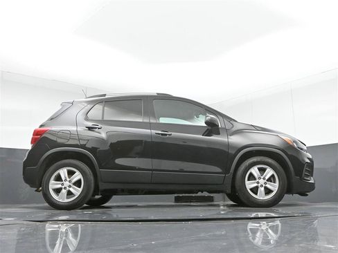 Used 2021 Chevrolet Trax LT w/ Driver Confidence Package FWD image 20