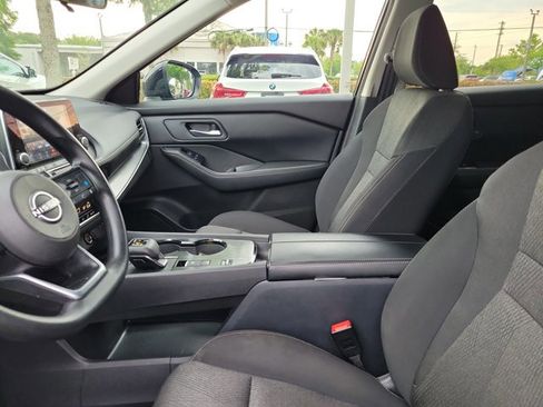 Used 2024 Nissan Rogue SV FWD image 19