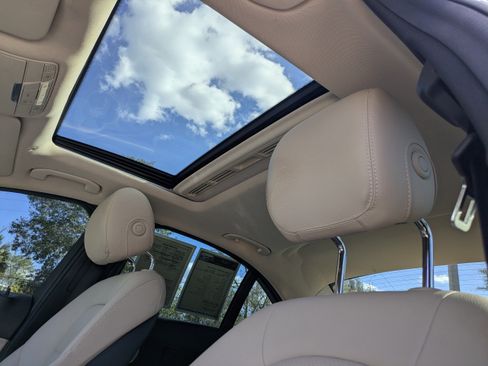 Used 2021 Mercedes-Benz C 300 Sedan image 4