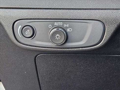 Used 2023 Chevrolet Bolt EUV Premier w/ Sun & Sound Package FWD image 13