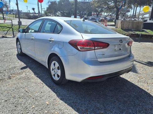 Used 2017 Kia Forte LX w/ LX Popular Package FWD image 5