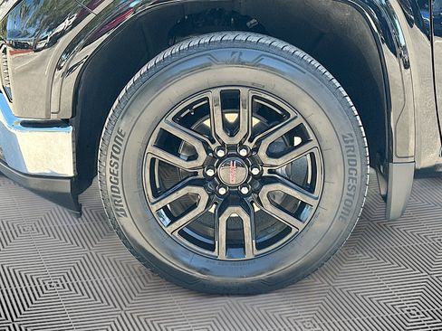 Used 2024 GMC Sierra 1500 SLE w/ Preferred Package image 38