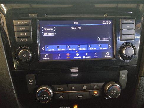 Used 2019 Nissan Rogue SV w/ Premium Package FWD image 25