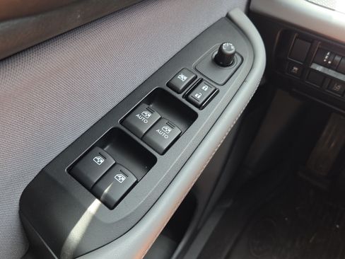 Used 2019 Subaru Outback 2.5i Premium AWD/4WD image 18
