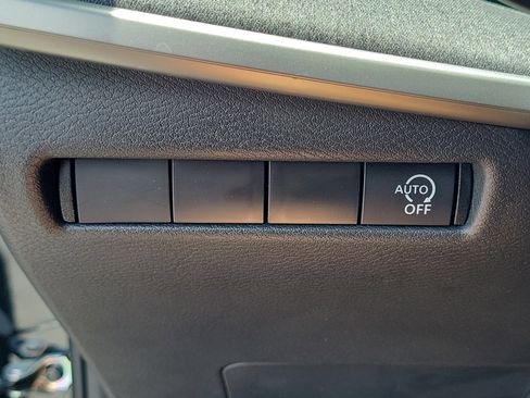 Certified 2025 Nissan Kicks SV FWD image 23