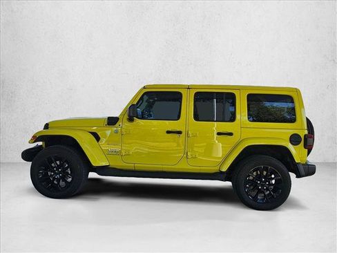 Used 2023 Jeep Wrangler Unlimited Sahara AWD/4WD image 8