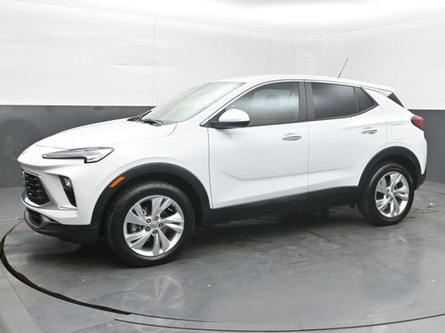 Used 2025 Buick Encore GX Preferred AWD/4WD image 5