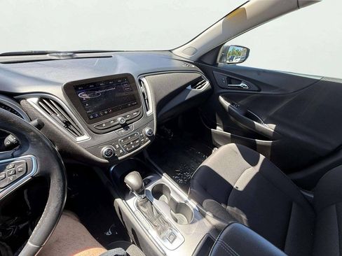 Used 2022 Chevrolet Malibu LT FWD image 18