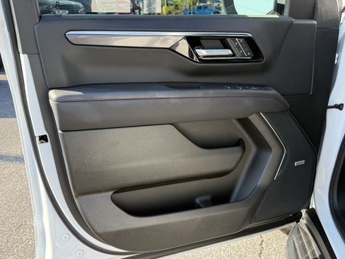 Used 2026 Chevrolet Suburban RST w/ Comfort Package RWD image 14