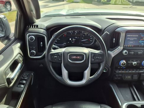 Used 2021 GMC Sierra 1500 SLT RWD image 16