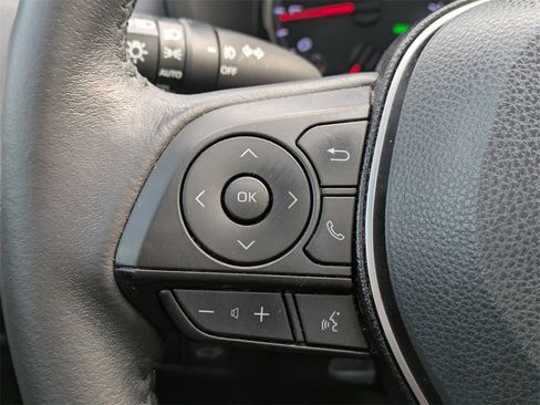 Used 2021 Toyota RAV4 XLE Premium image 32