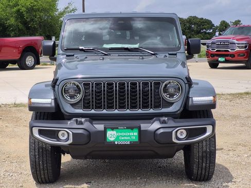 New 2026 Jeep Gladiator Sport image 3