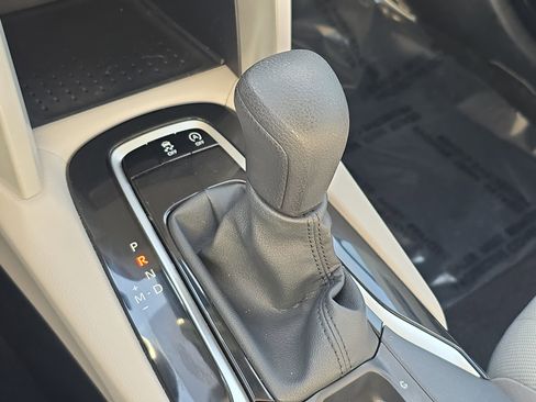 Used 2024 Toyota Corolla Cross L image 26